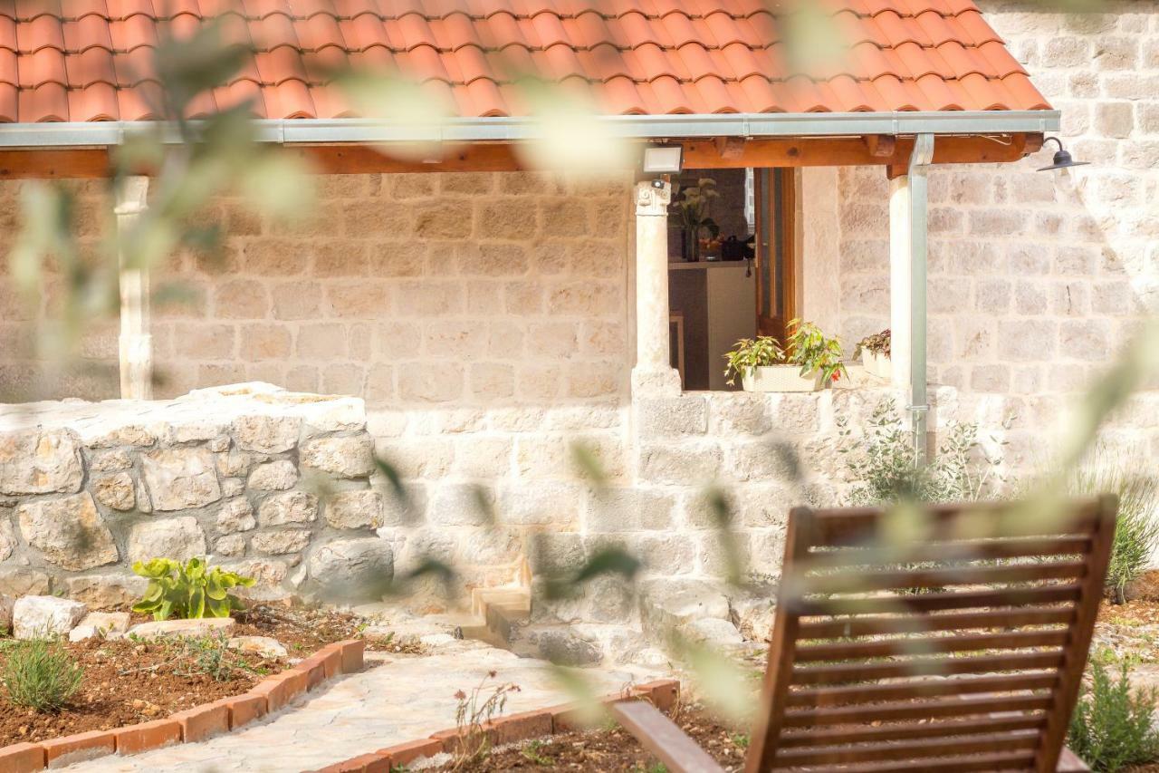 Olive Garden Apartment Стон Екстериор снимка