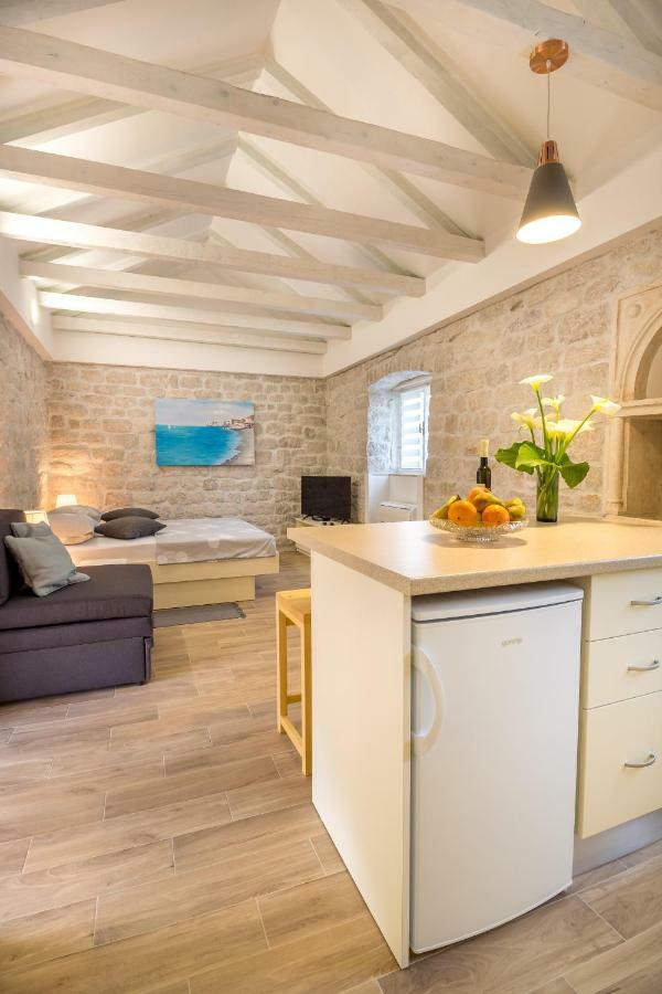 Olive Garden Apartment Стон Екстериор снимка