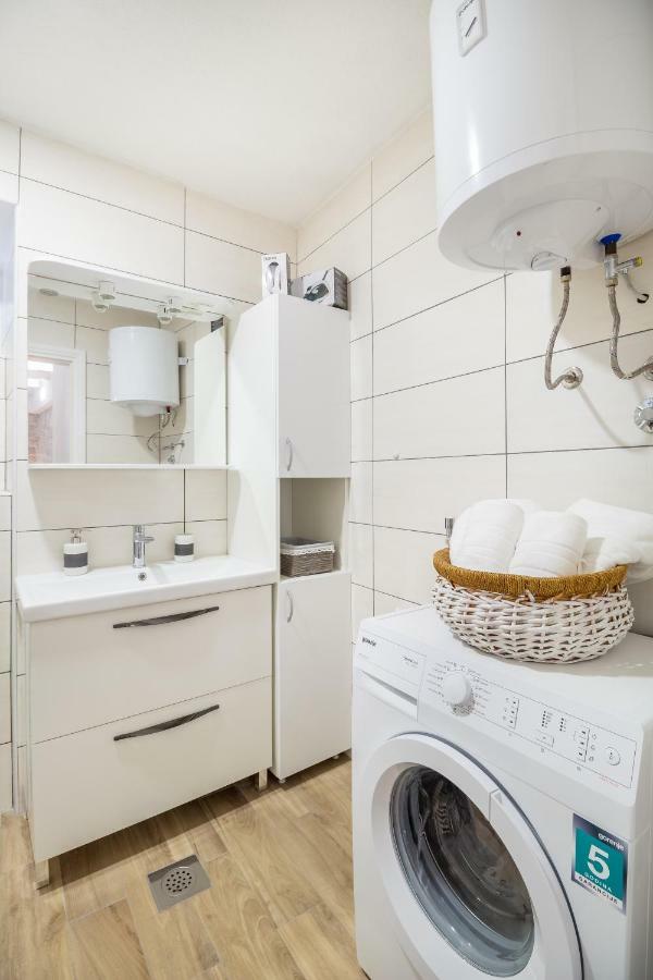 Olive Garden Apartment Стон Екстериор снимка