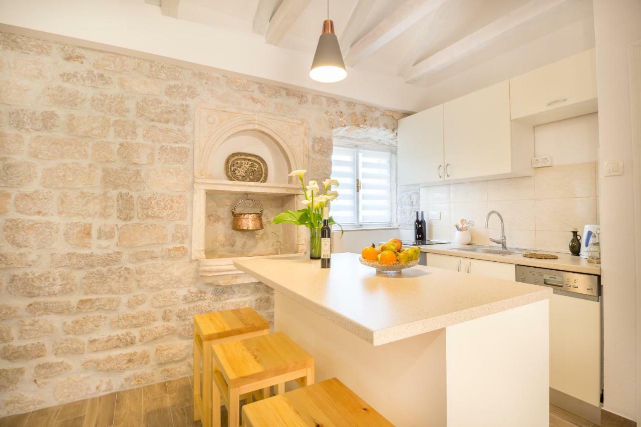 Olive Garden Apartment Стон Екстериор снимка