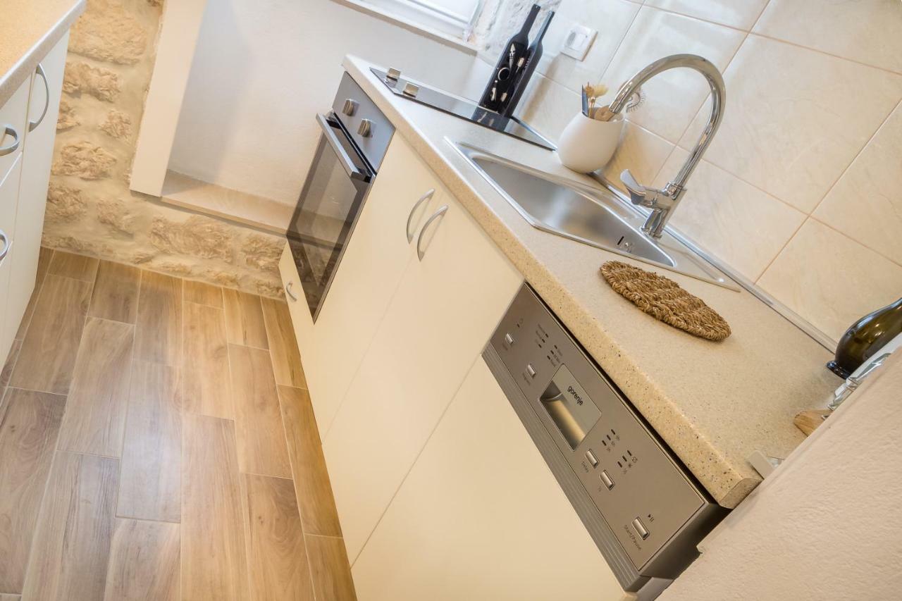 Olive Garden Apartment Стон Екстериор снимка