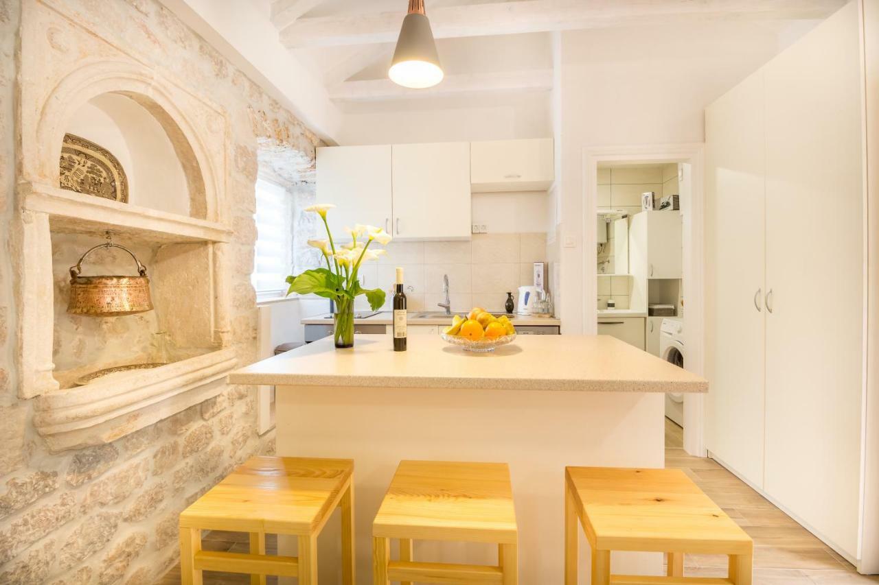 Olive Garden Apartment Стон Екстериор снимка