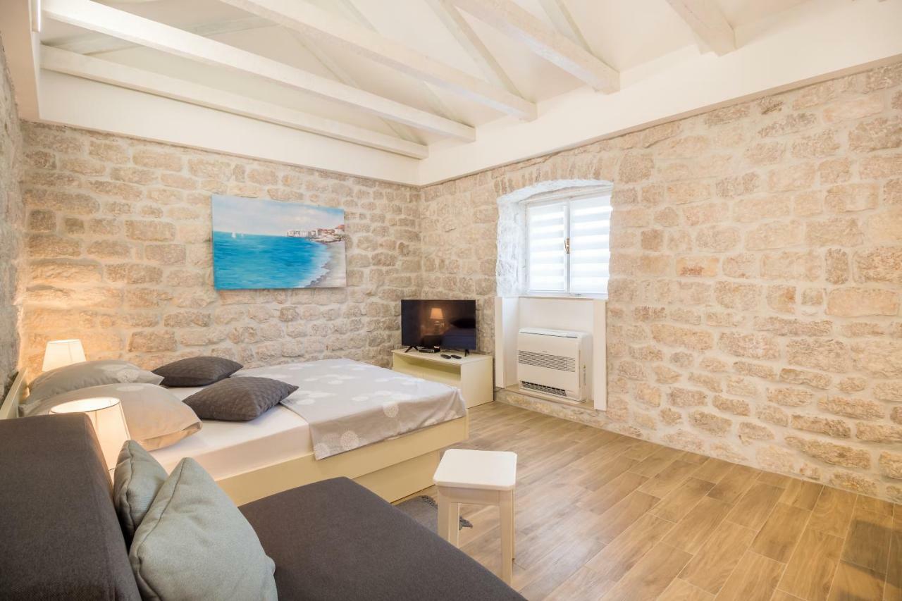 Olive Garden Apartment Стон Екстериор снимка