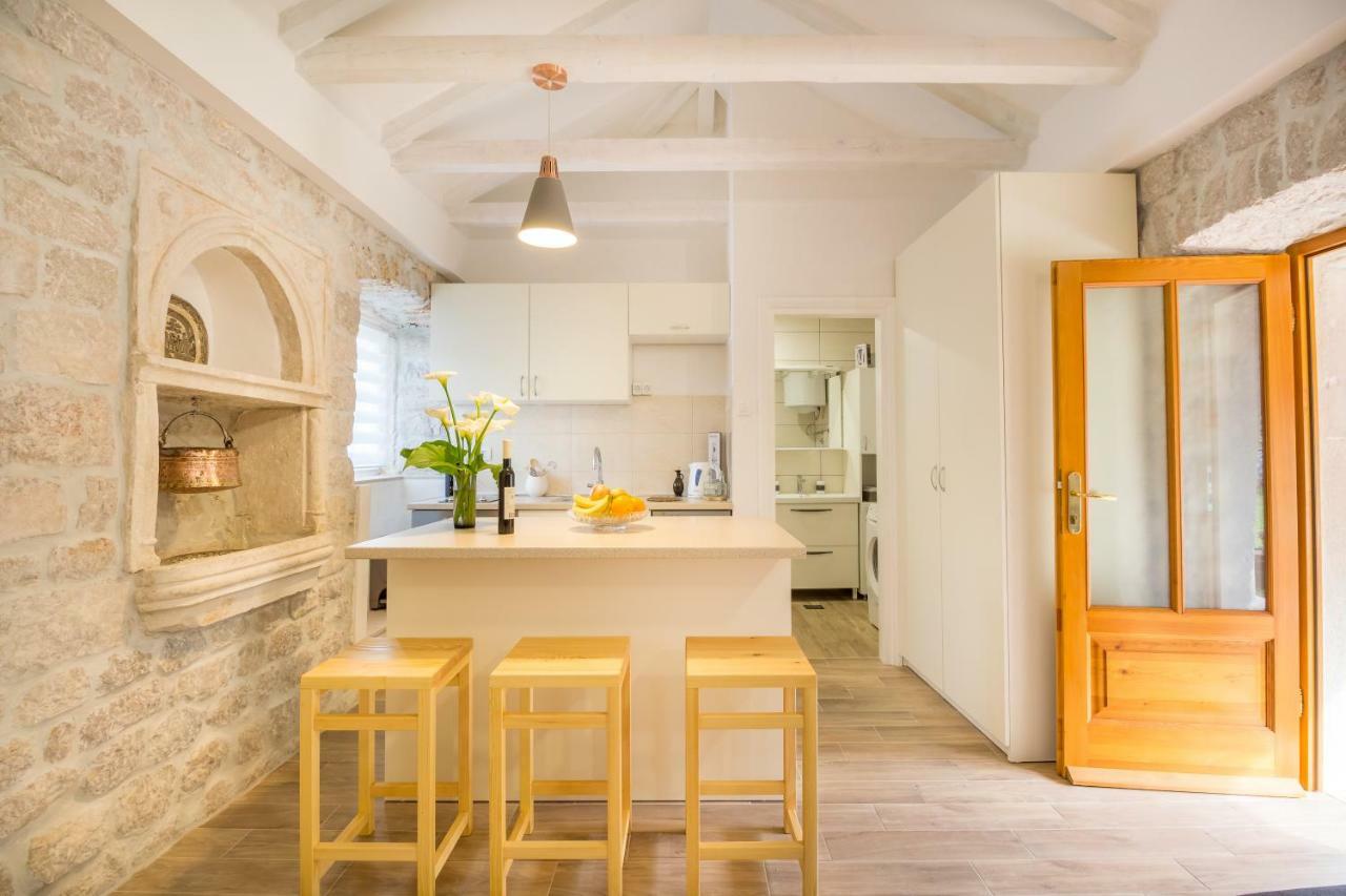 Olive Garden Apartment Стон Екстериор снимка